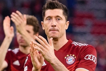 Bayern bao gia Lewandowski cho Barca hinh anh