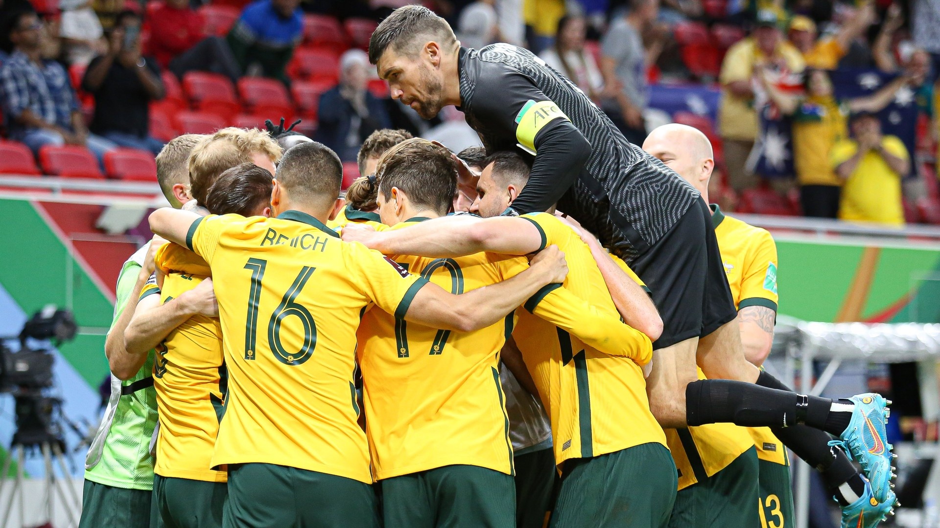 Hai thai cuc cam xuc sau tran play-off World Cup 2022 anh 7