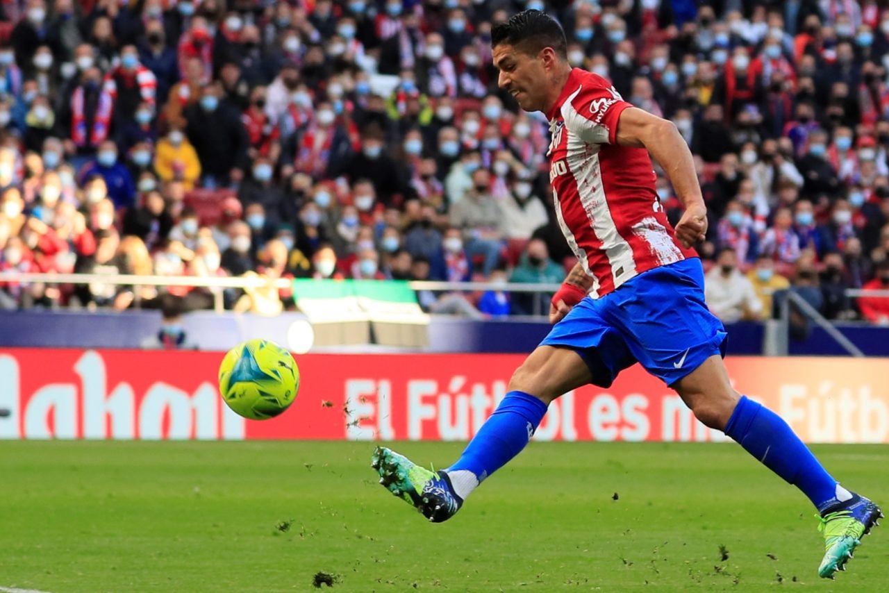 Suarez lai lien he Juventus sau vu be boi anh 1