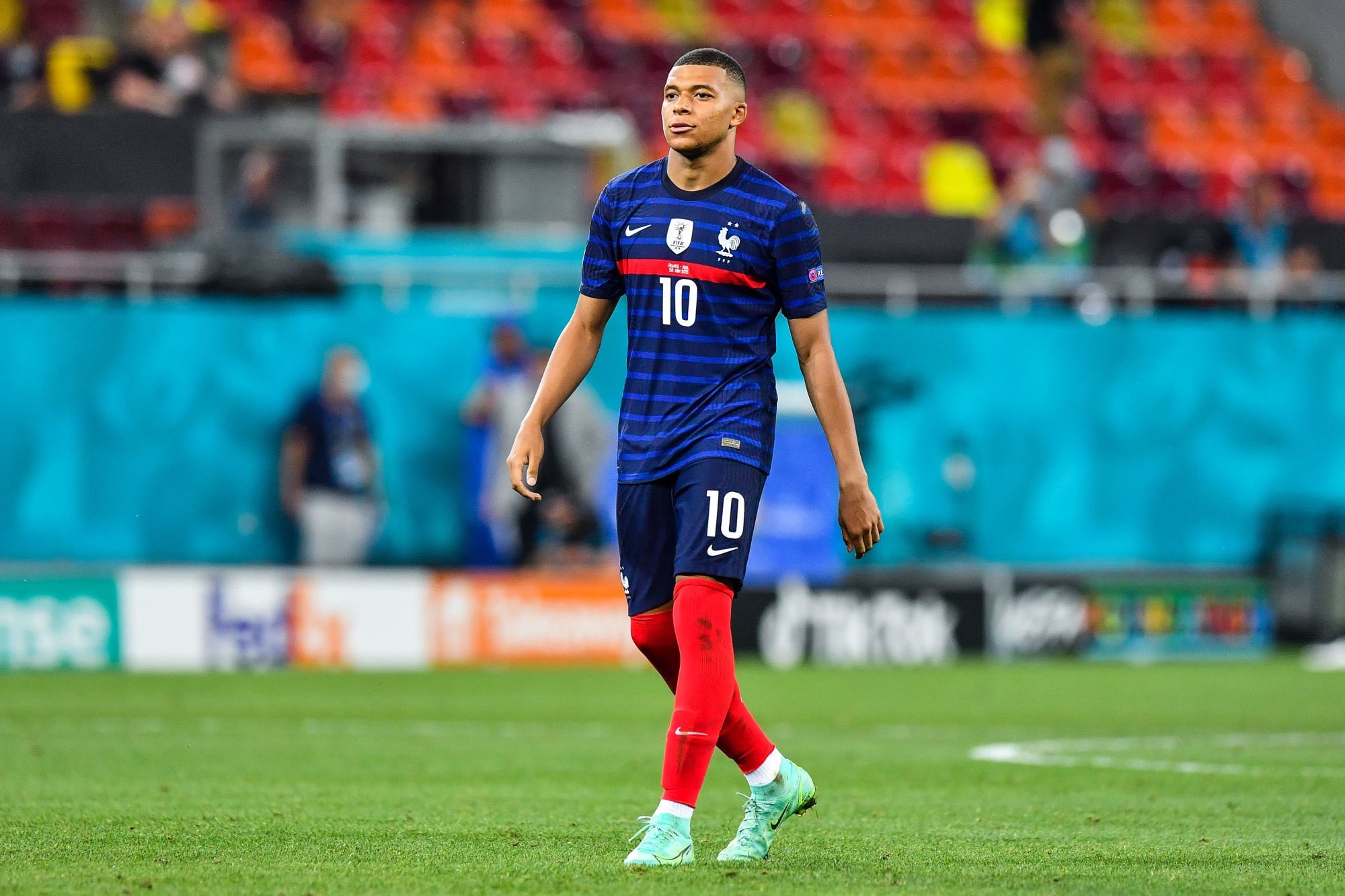 Mbappe to Chu tich LDBD Phap noi sai su that anh 1