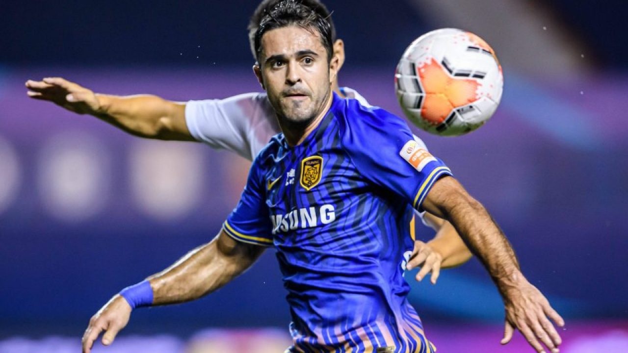 10 cau thu tung huong luong cao nhat o Trung Quoc anh 2