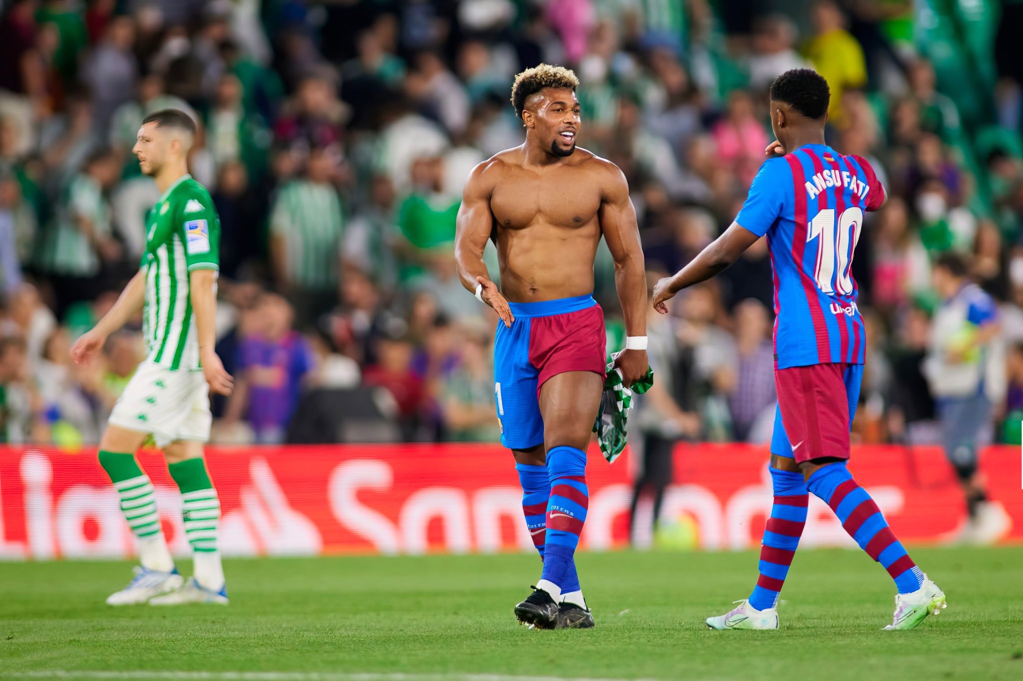 Than hinh co bap cua Adama Traore anh 3