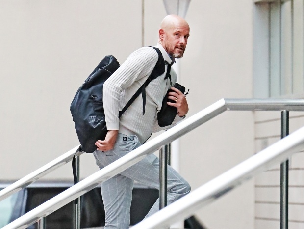 Gu thoi trang gay chu y cua HLV Ten Hag anh 2