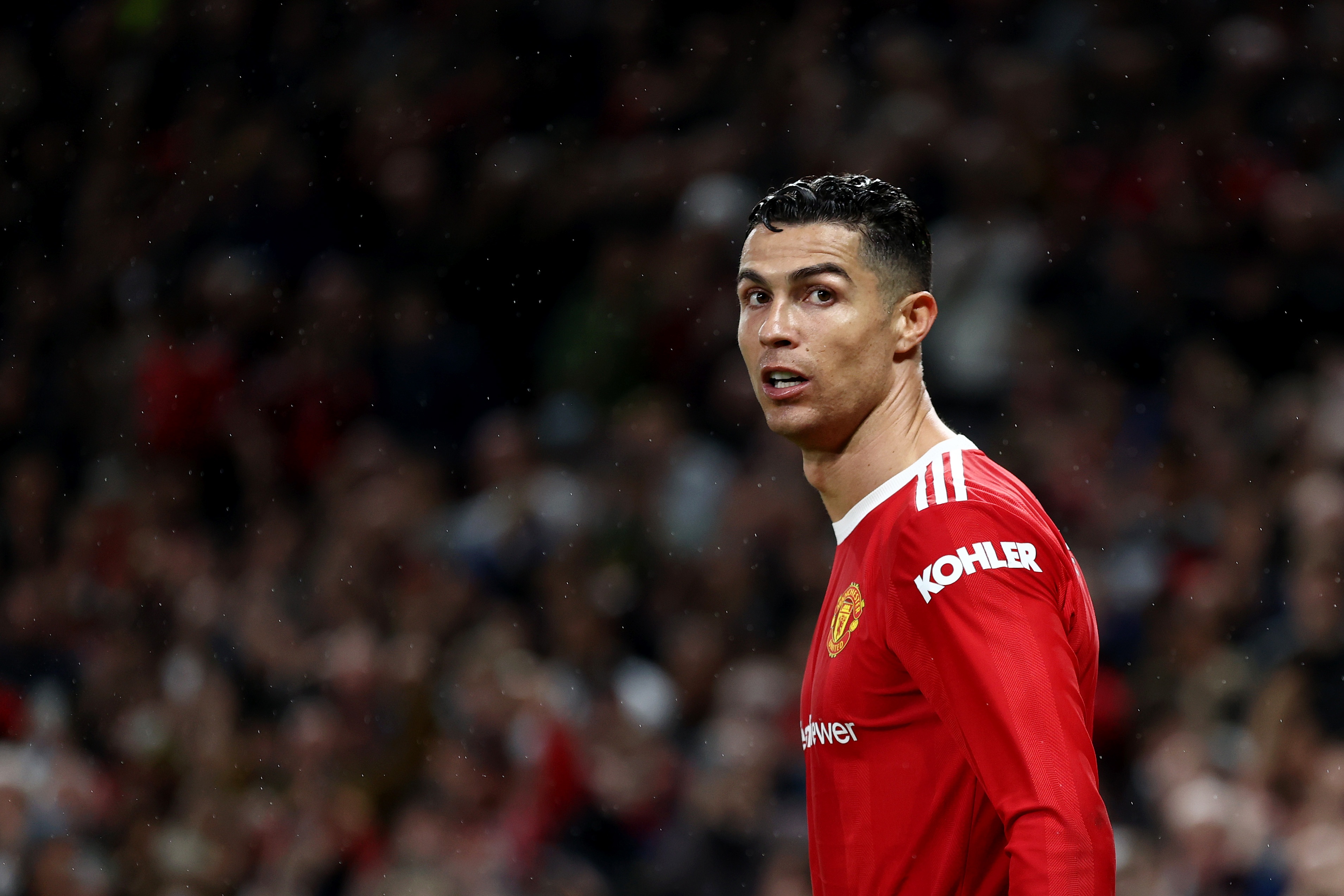 Ronaldo khien MU chim trong bong toi anh 2