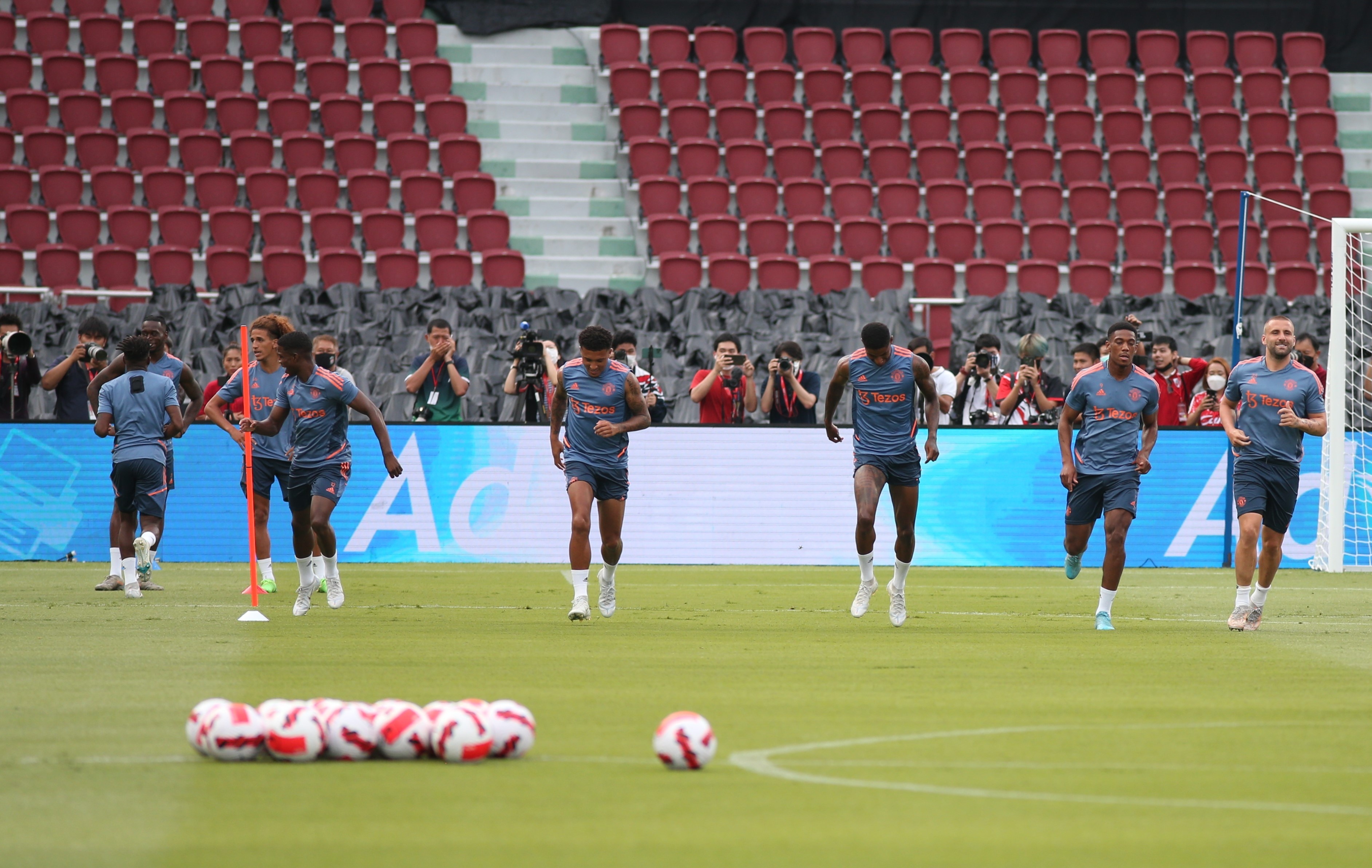 Loi chao cua Ten Hag cho tham vong lat do Liverpool,  Man City anh 2