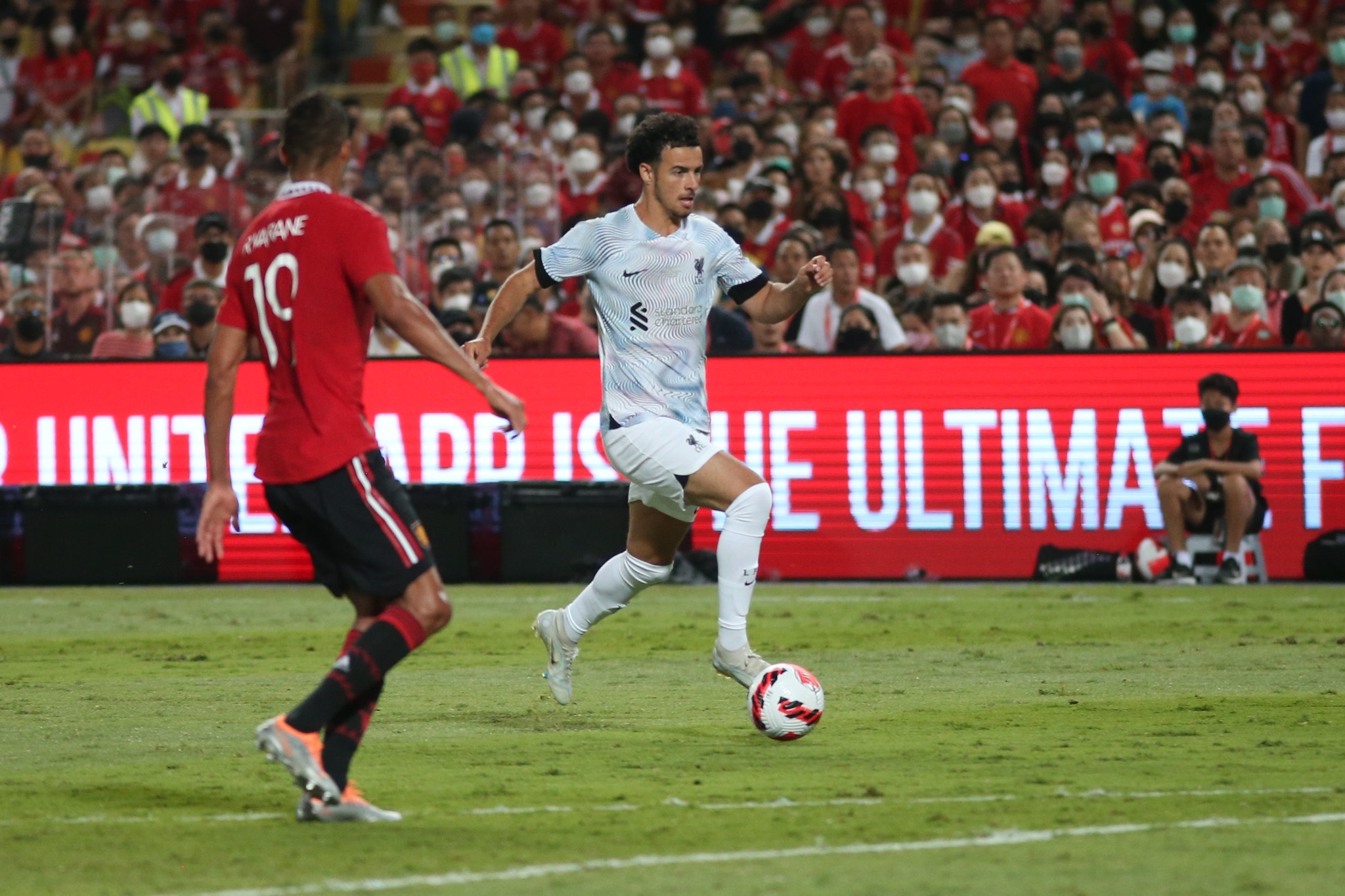 Fred nhan diem 9 trong ngay MU thang Liverpool anh 6