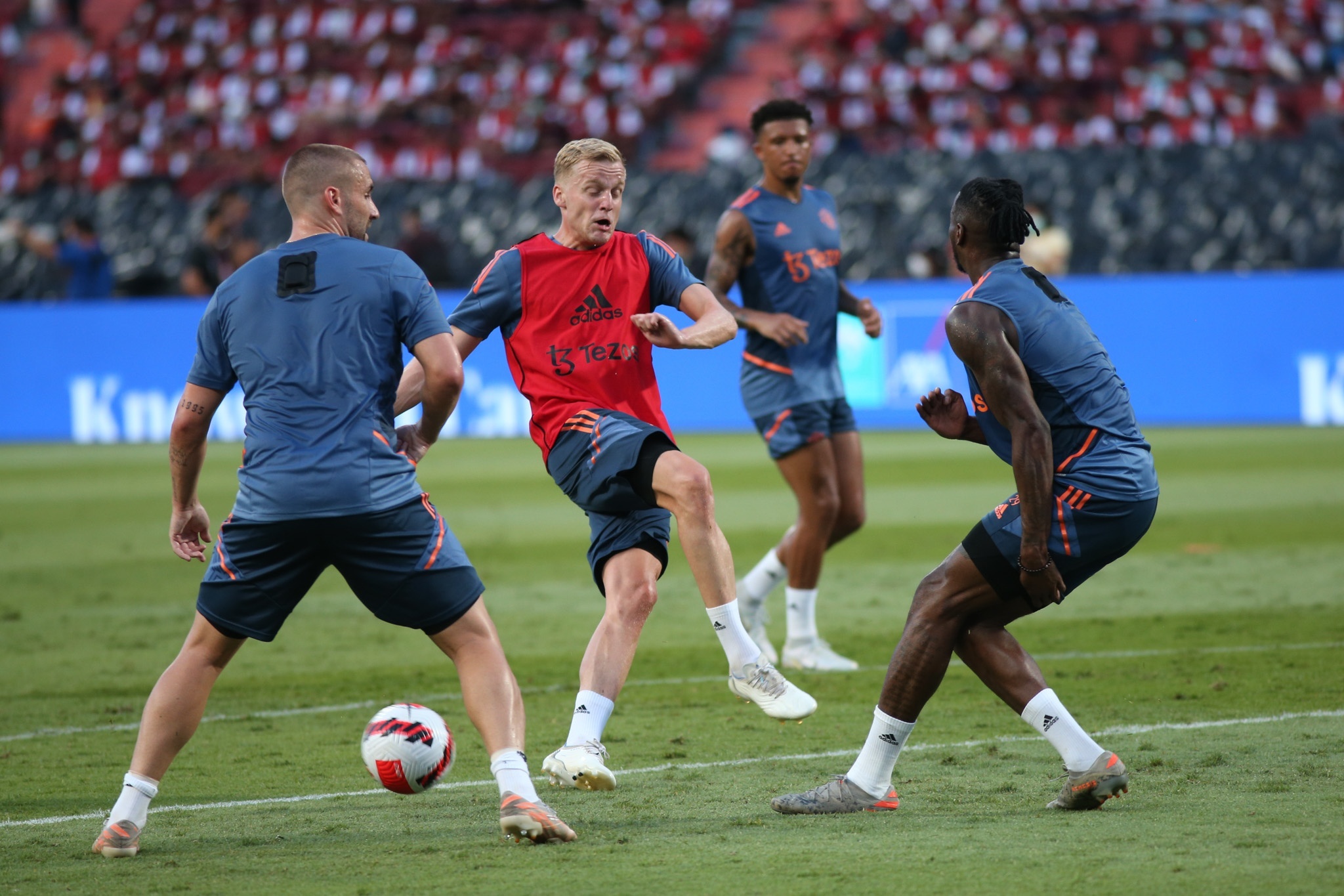 Fred nhan diem 9 trong ngay MU thang Liverpool anh 7