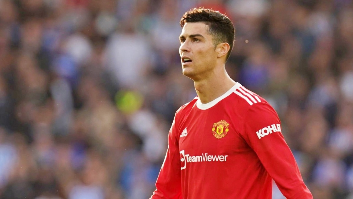 Ronaldo nhan luong gap doi Mbappe neu den Trung Dong anh 1