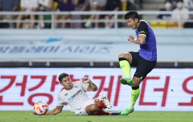 Sieu pham cua Rakitic khien Tottenham bi cam chan anh 6