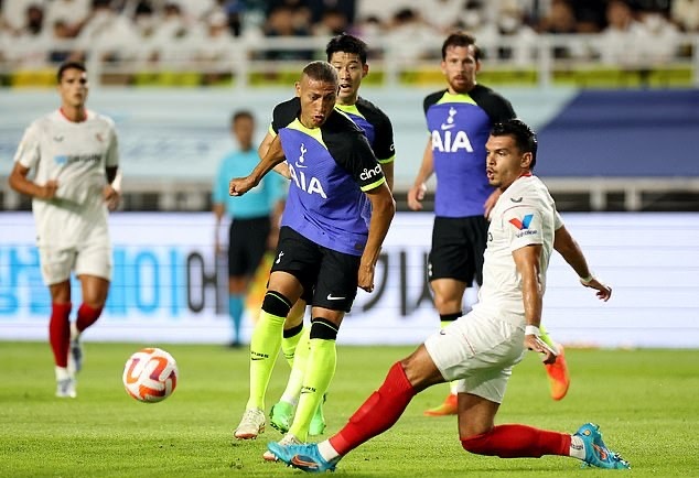 Sieu pham cua Rakitic khien Tottenham bi cam chan anh 7