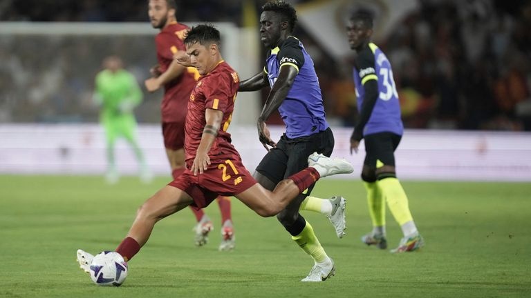 Tottenham thua Roma trong ngay Dybala ghi dau an anh 5