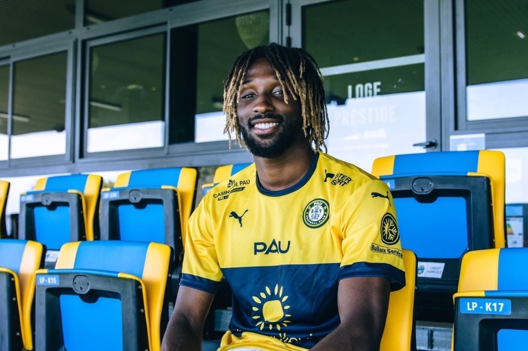 Quang Hai co them doi thu canh tranh o Pau FC hinh anh