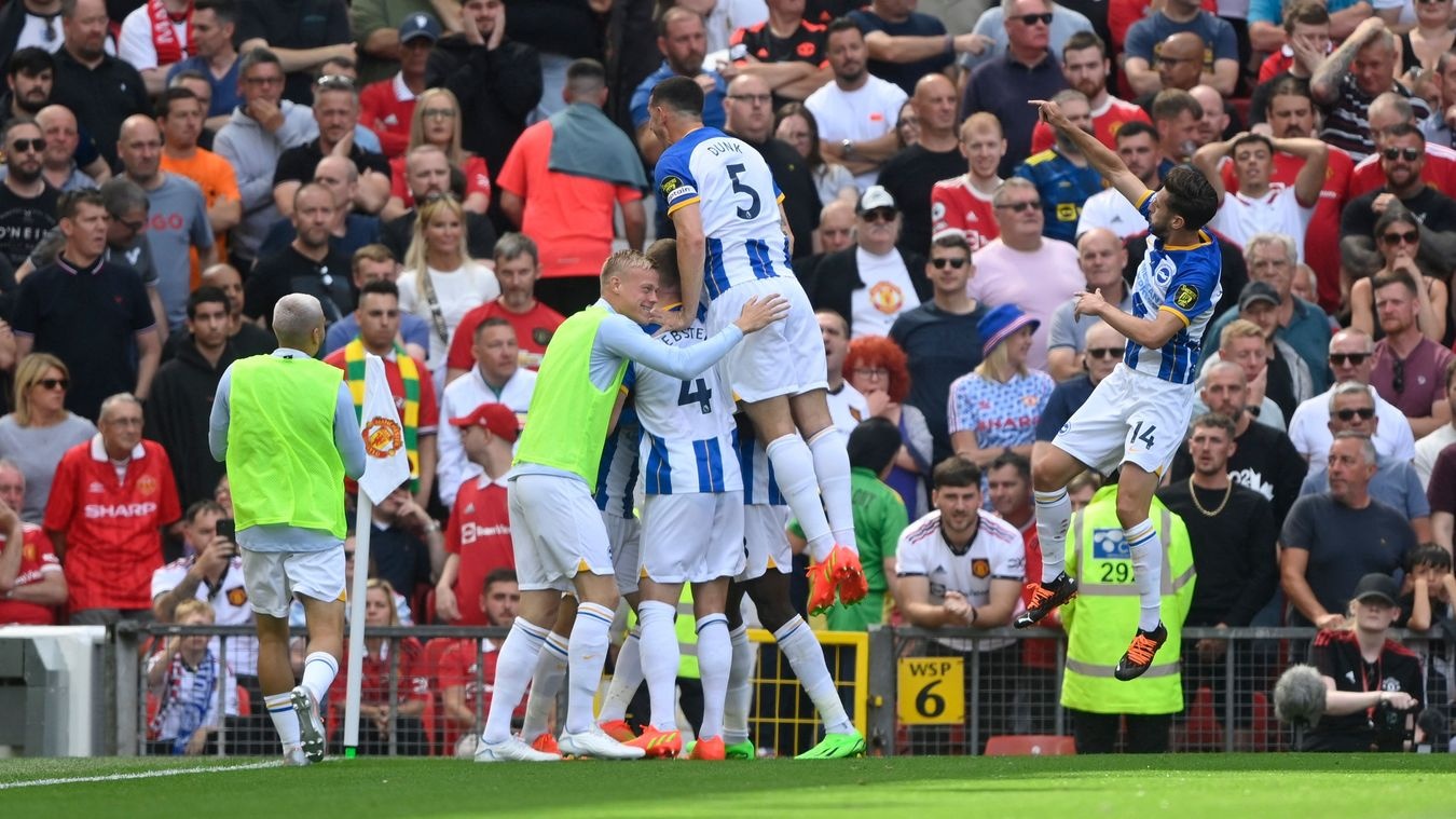 Maguire vat cau thu Brighton trong pha xo xat anh 6