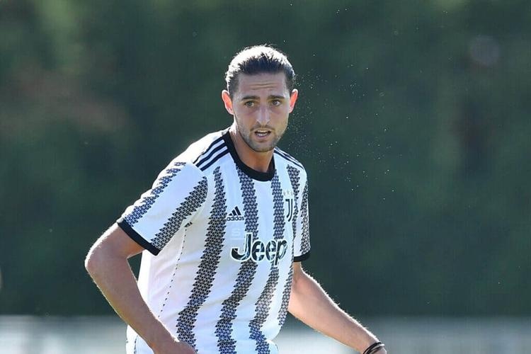 MU can nhac mua nha vo dich World Cup thay De Jong anh 1