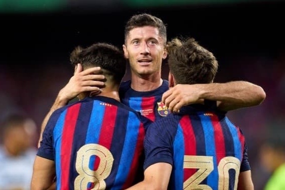 Barca kiem duoc gan 800 trieu euro nho ban tiep tai san hinh anh