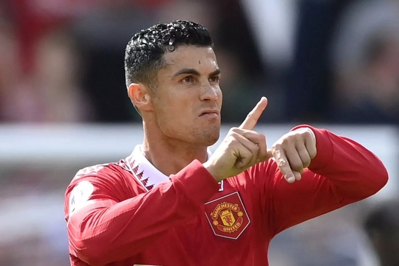 Jaap Stam: MU phai ban Ronaldo vi loi ich lon hon hinh anh