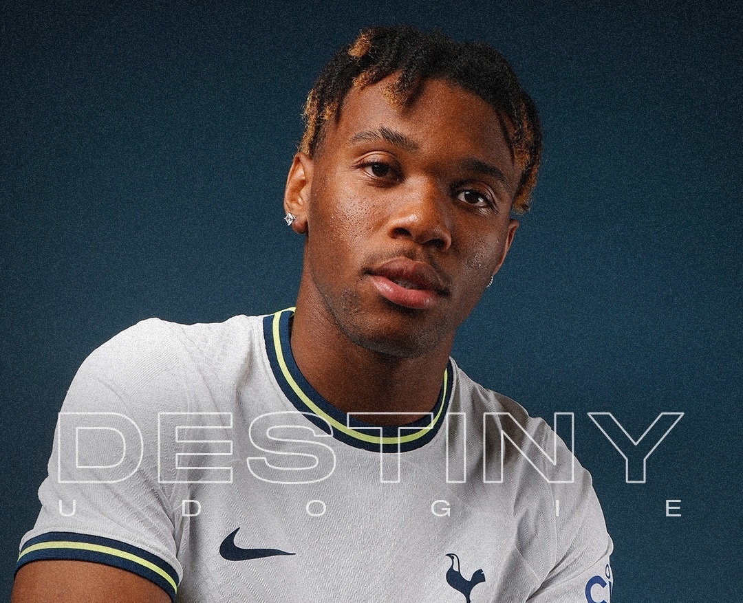 Tottenham tan binh thu 7 anh 1