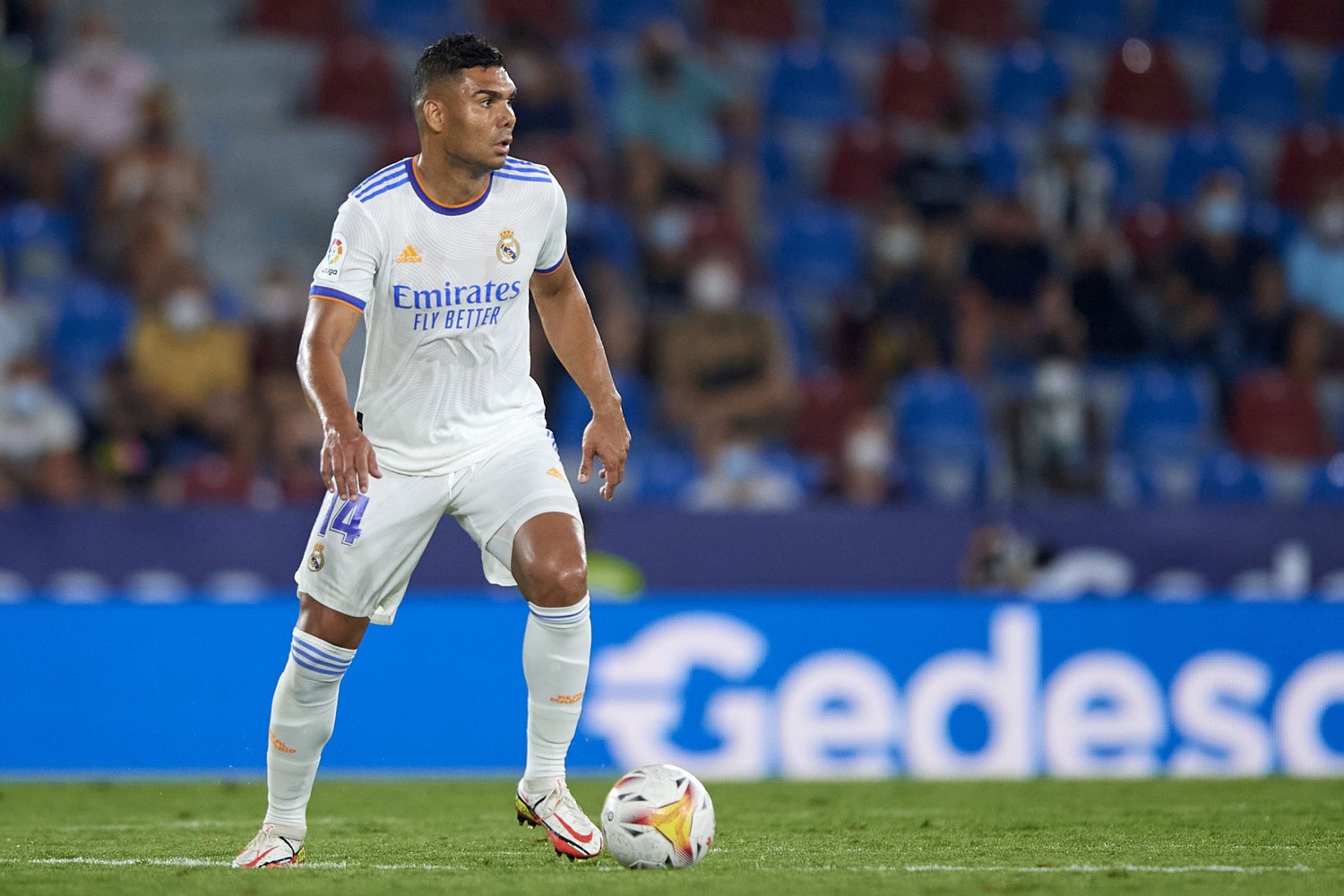 MU danh cuoc voi Casemiro anh 2