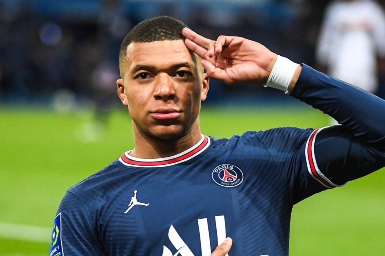 PSG trao quyen sut 11 m cho Mbappe hinh anh