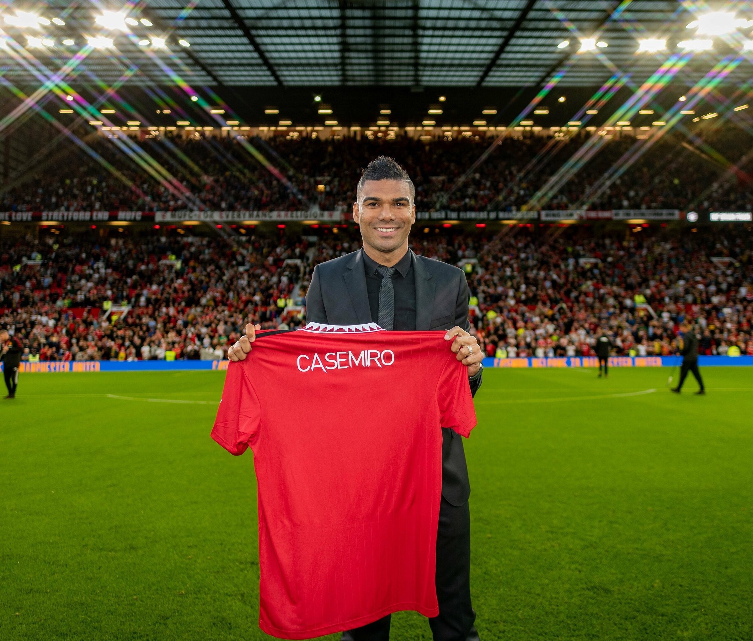 MU chi 300 trieu euro anh 1