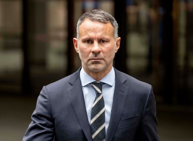 Phien toa xu Giggs bi hoan hinh anh