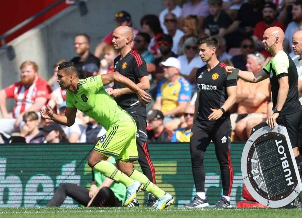 Casemiro ra mat MU anh 8