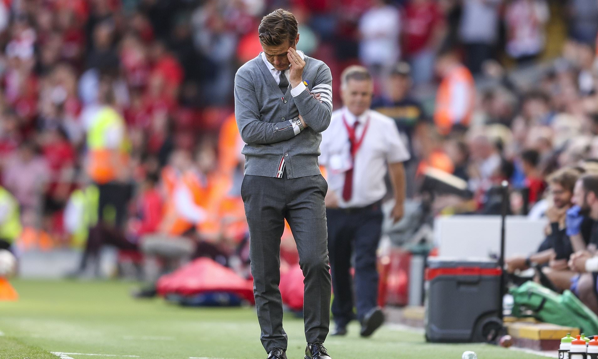 HLV dau tien sa thai anh 1