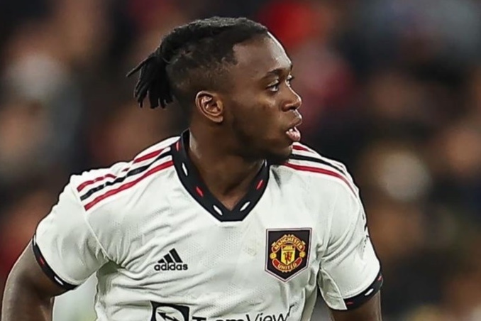 MU tu choi ban hoac cho muon Wan-Bissaka hinh anh