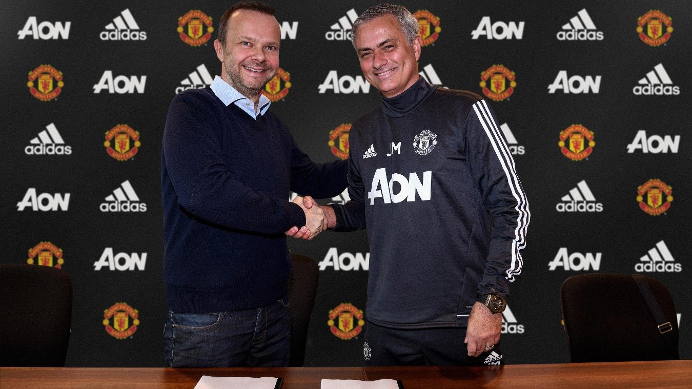 Ten Hag mua ky luc anh 5