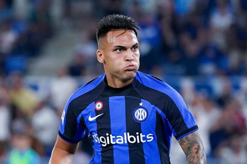 Inter ap sat Roma trong ngay Lukaku ngoi ngoai hinh anh