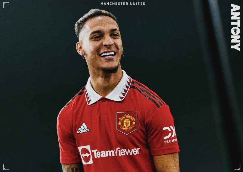 Antony ra mat MU anh 1