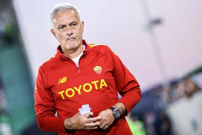 Tiec thuong Nu hoang anh 8