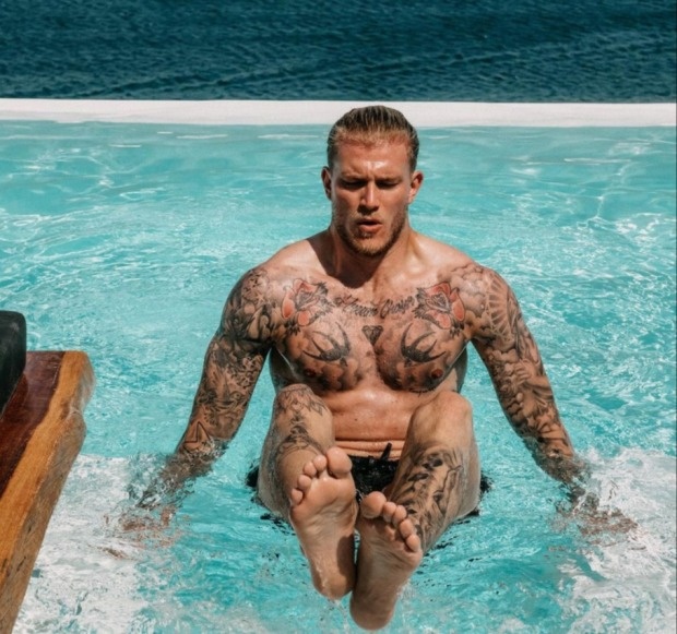 Dien mao cua Loris Karius anh 7