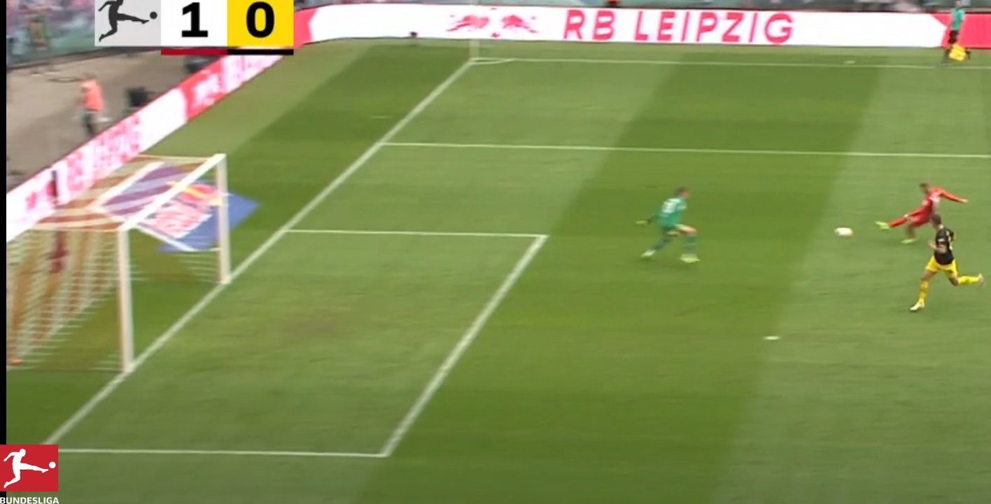 Dortmund thua,  Bayern thang anh 4