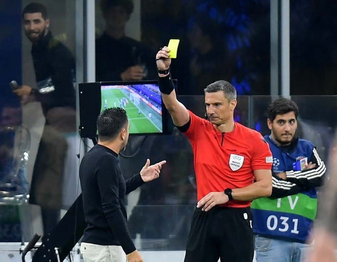 Barca khieu nai UEFA anh 1