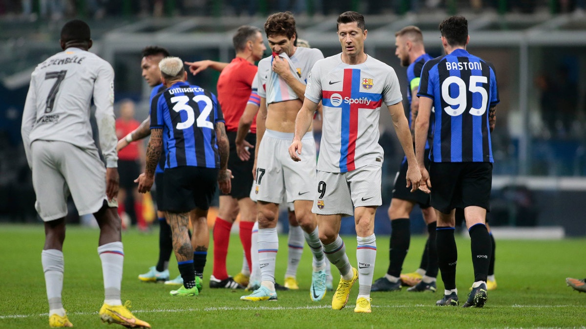 Barca khieu nai UEFA vi bi cuop ban thang truoc Inter hinh anh