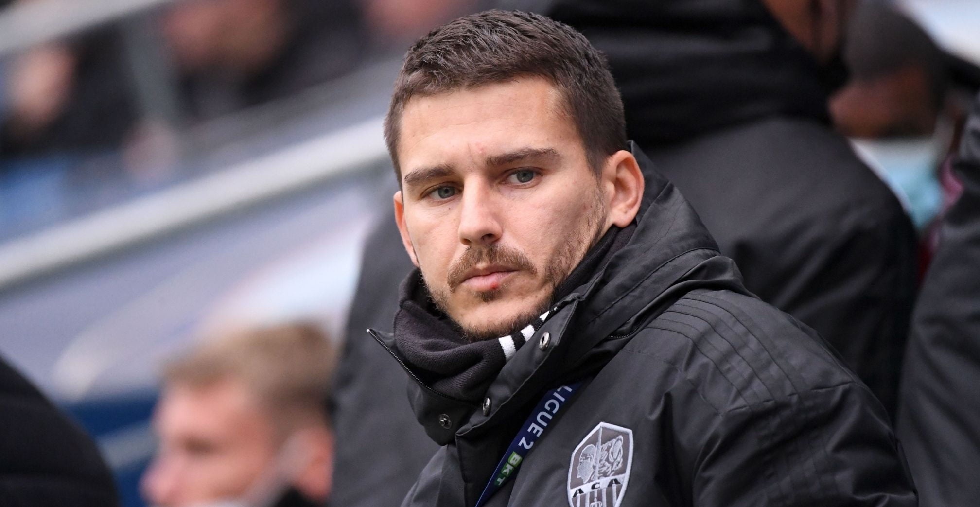 Cha con doi dau nhau anh 1