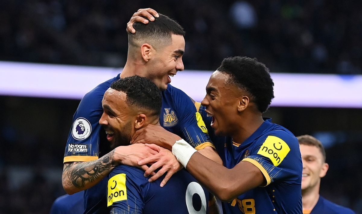 Newcastle dang bay cao hinh anh