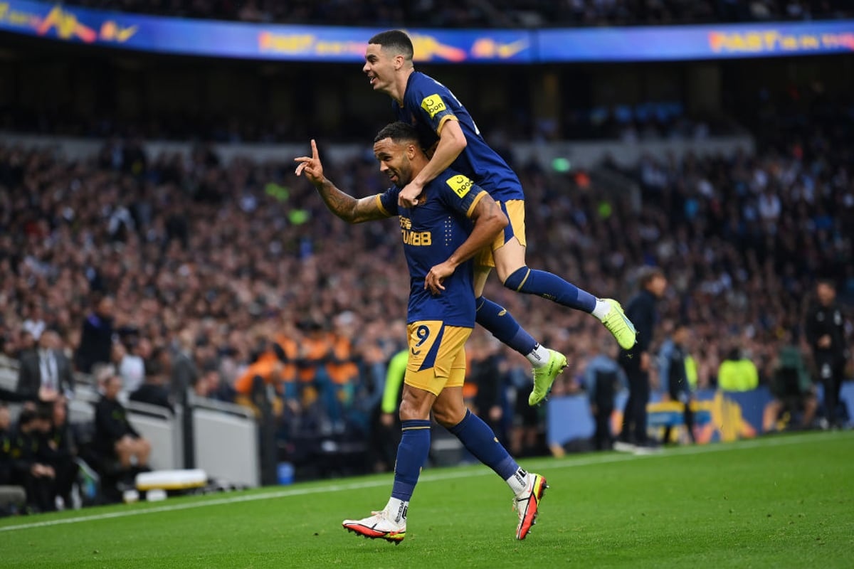 Nga mu truoc Newcastle anh 1