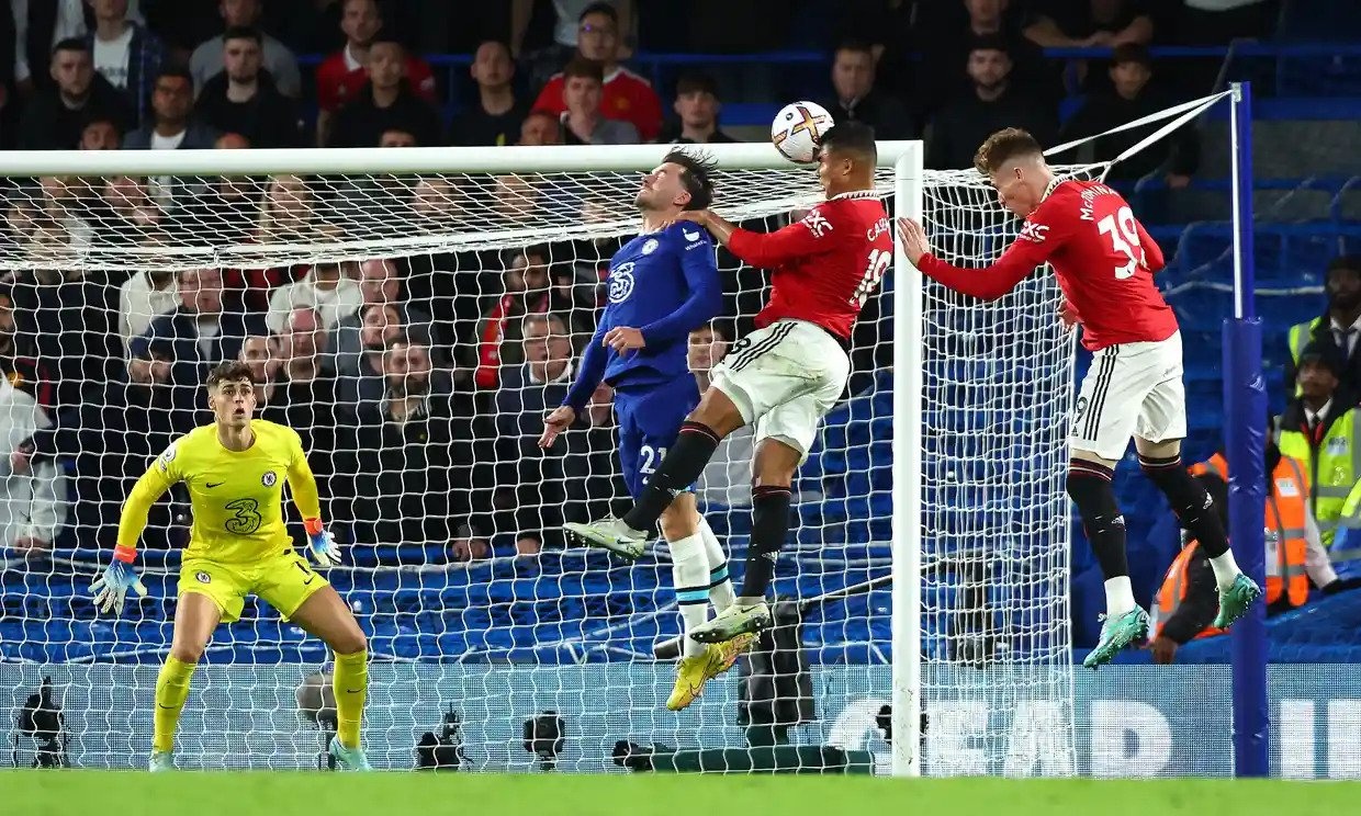 Casemiro mang toi can bang anh 1