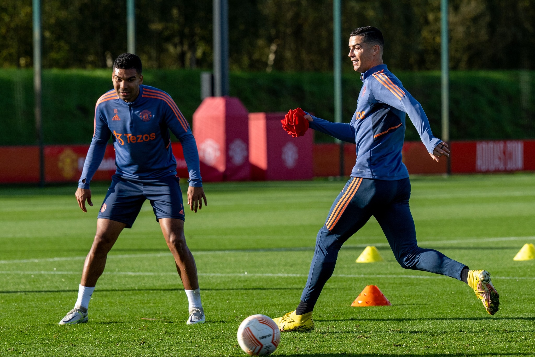 Ronaldo tro lai anh 1