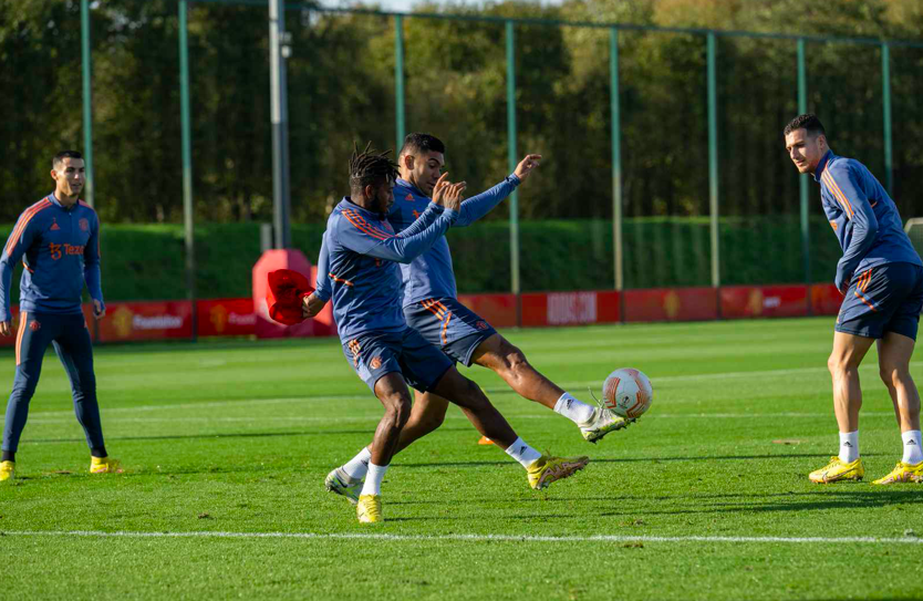 Ronaldo tro lai anh 4