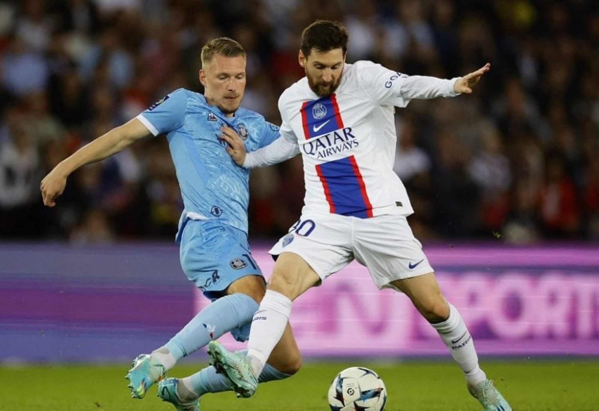 Messi dao nguoc tinh the anh 1