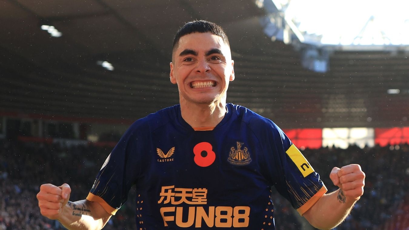 Newcastle vao top 3 Premier League sau chien thang 4-1 hinh anh