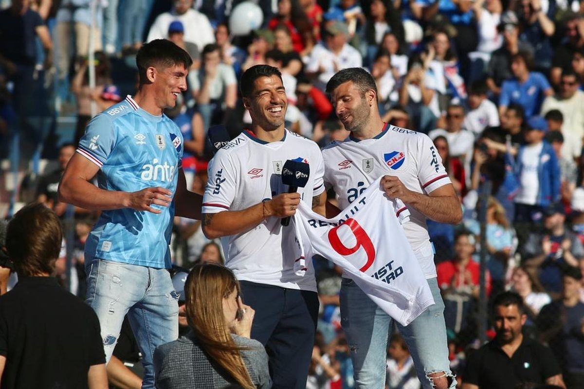 Suarez bat khoc anh 5