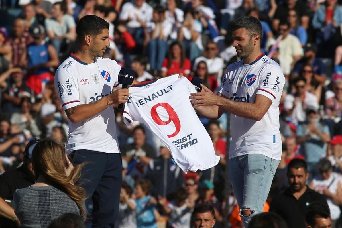 Suarez bat khoc anh 9