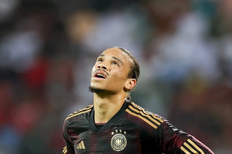 Tuyen Duc mat tru cot o tran mo man gap Nhat Ban hinh anh