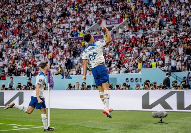 Bellingham thao bang canh tay anh 2