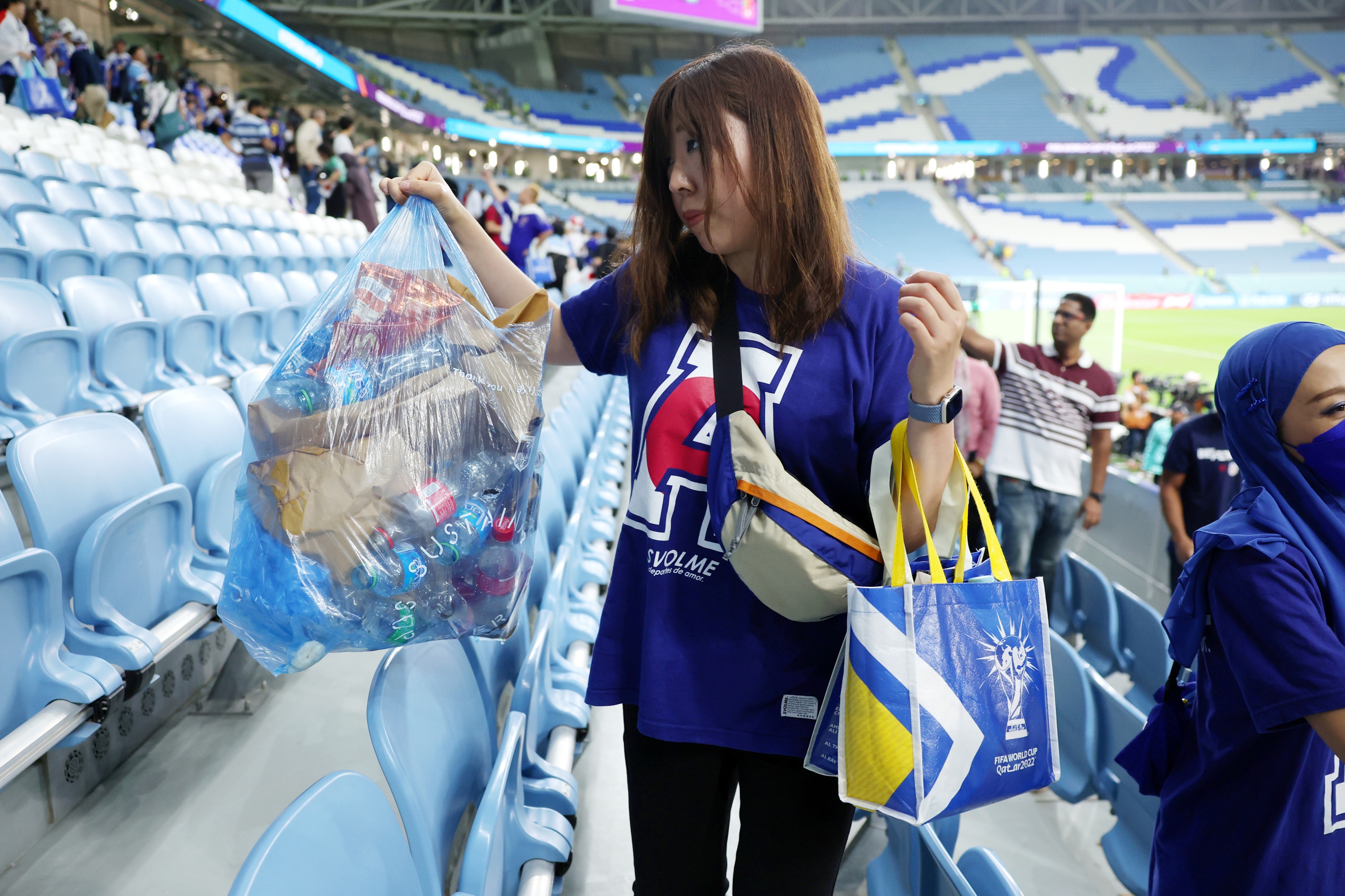 CDV Nhat Ban bat khoc anh 7