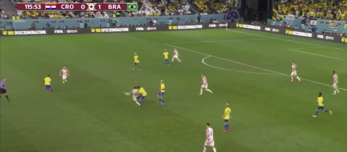 Nga mu truoc Luka Modric anh 2